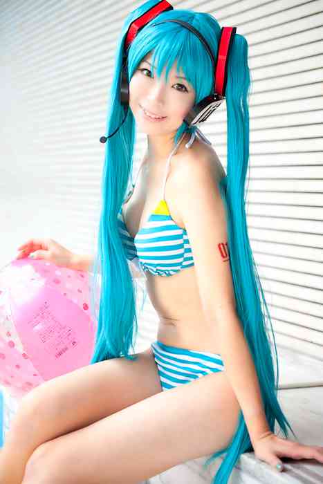 [Cosplay]ID0197 2013.07.15 Vocaloid - Big Boobs Hatsune Miku in Bikini [400P52.3MB].rar