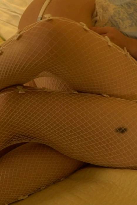 [Csgirl视频]ID0018 Csgirl视频 - 摄影师王涛 - 刘钰儿&芷青 [MP4-175MB]--性感提示：撕破丝袜丰胸令人心动长发披肩肉色裤袜