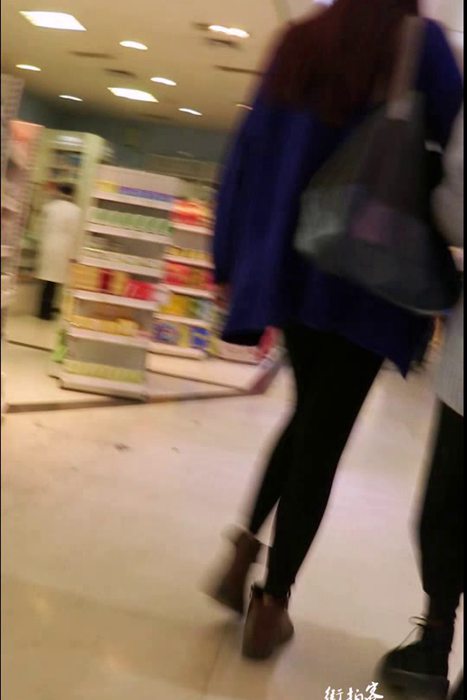 [街拍客视频]jx0416 蓝衣美女的修长美腿诱惑
