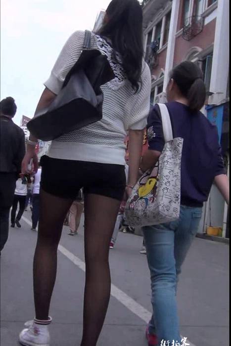 [街拍客视频]jx0588 跟拍逛街的黑丝热裤美眉
