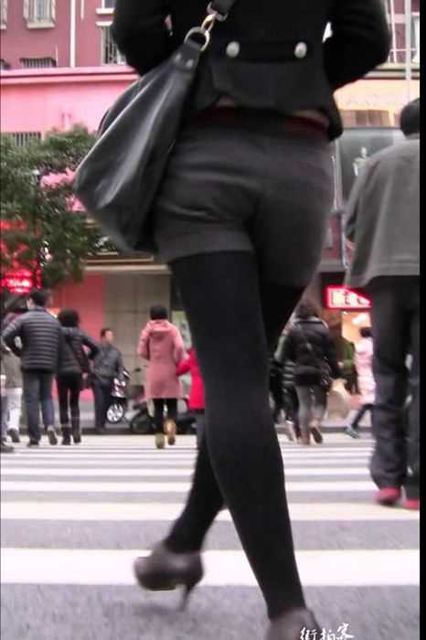 [街拍视频]00070高跟黑丝厚裤袜少妇