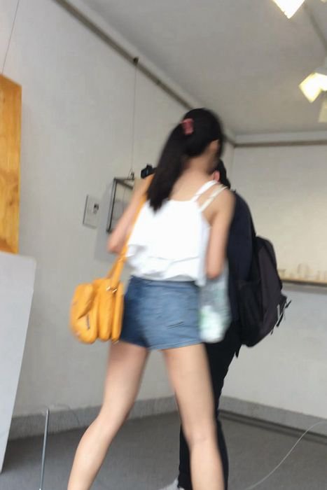 [街拍视频]00435性感的热裤美女在逛街