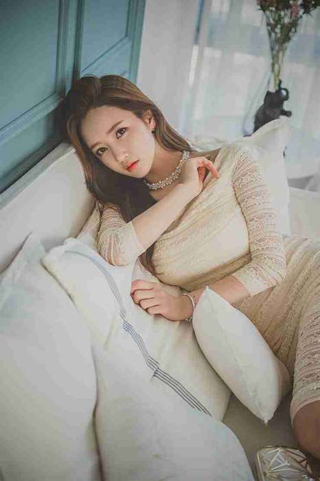 [李妍静绝美高雅气质写真]ID0006--性感提示：女秘书豪乳半脱水性杨花丰臀